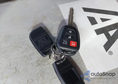 2014 Toyota Highlander Le Plus V6 z USA, uszkodzony, nr VIN 5TDZKRFH1ES013007